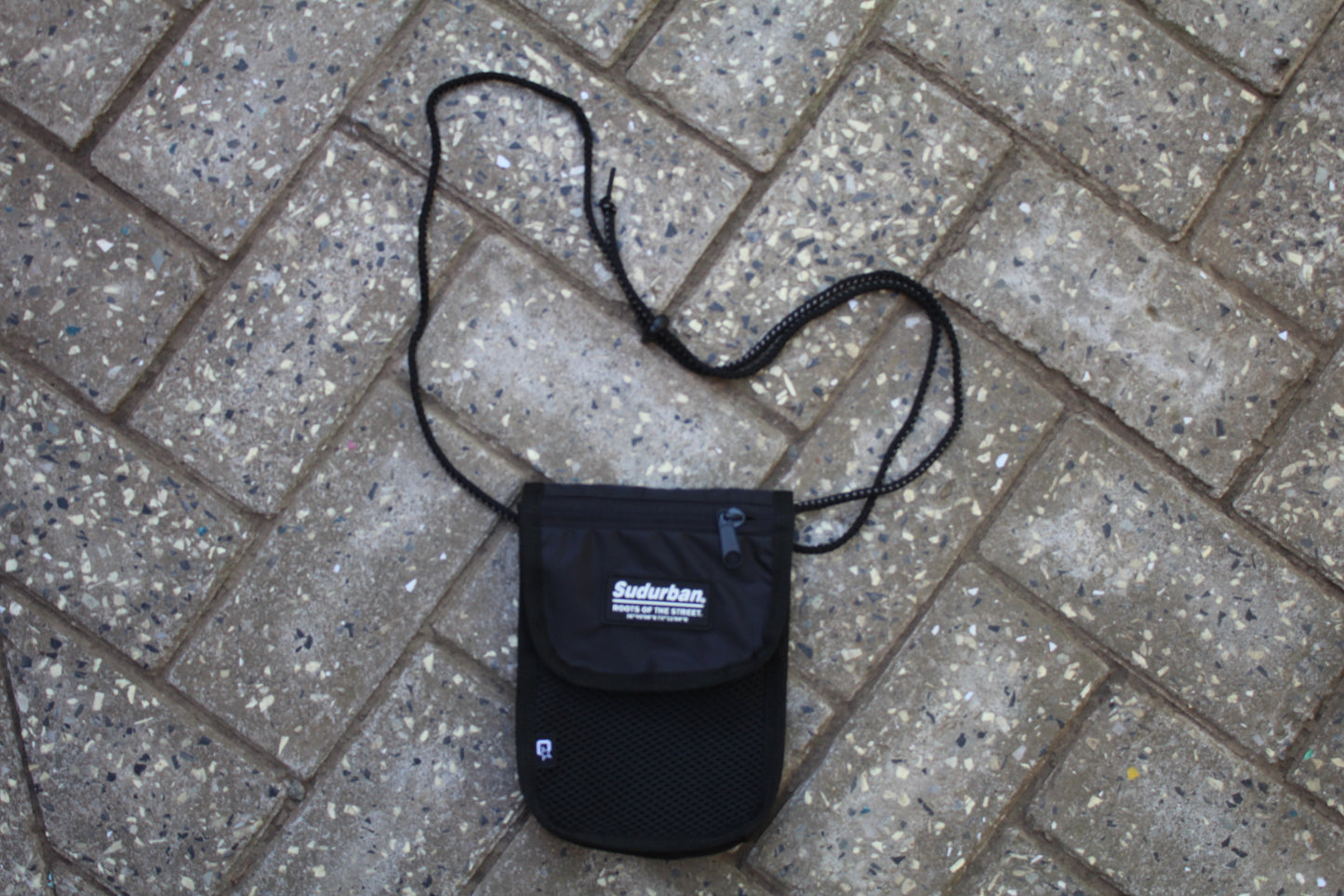 SHOULDERBAG NEGRO SUDURBAN
