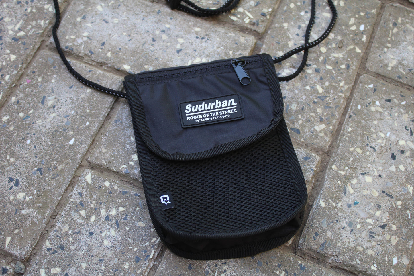 SHOULDERBAG NEGRO SUDURBAN